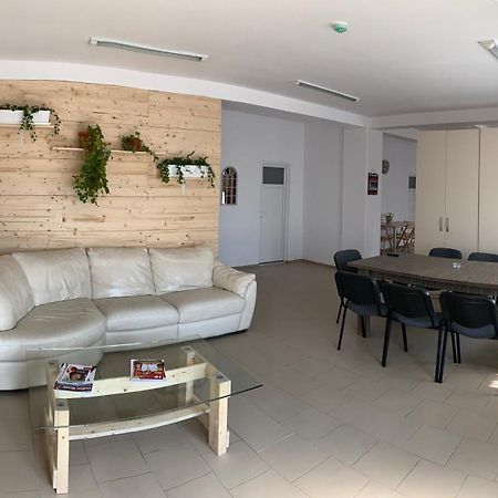 Hotel Nova Residence Popesti-Leordeni Ngoại thất bức ảnh