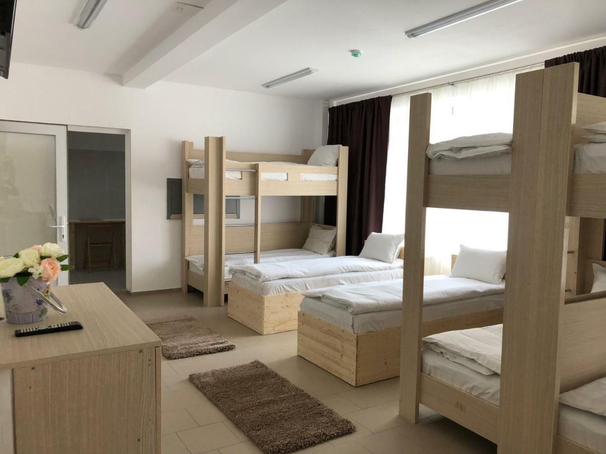 Hotel Nova Residence Popesti-Leordeni Ngoại thất bức ảnh